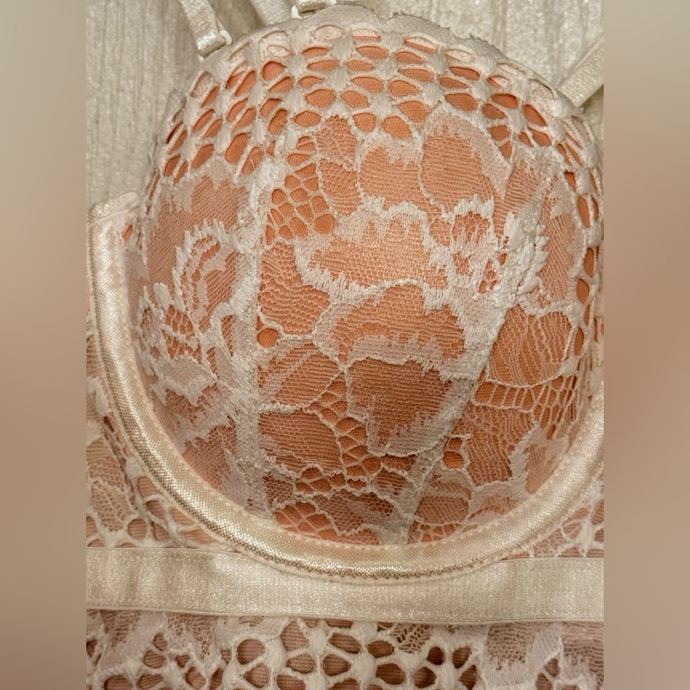 Cacique Lightly Lined Strapless Multiway 36a - image 3